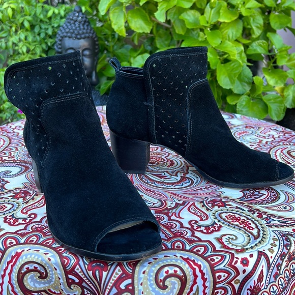 Gianni Bini Peep Toe Mono Black Suede Ankle Booties - Picture 10 of 16